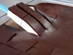 Десерт без шеќер што заситува: Кремасти коцки со какао – лесни, брзи и пријателски за линијата протеински десерт без шеќер