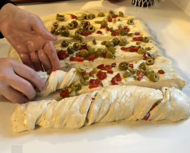 леб со маслинки