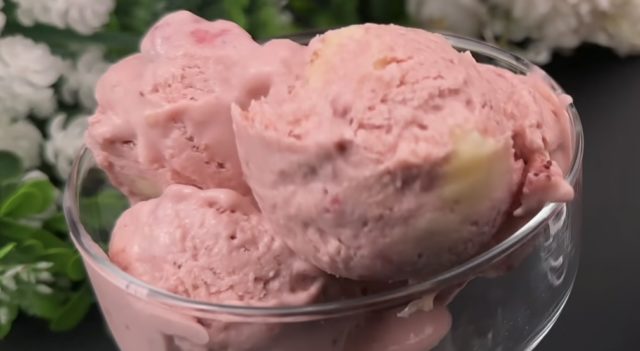 сладолед од јагоди