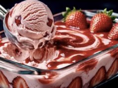 Домашен сладолед без машина: Кремаст десерт од јагоди и банана што освежува подобро од купечкиот сладолед од јагоди