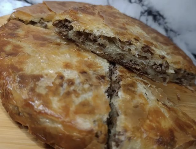 бурек со месо