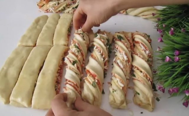 Twisted Pizza Rolls