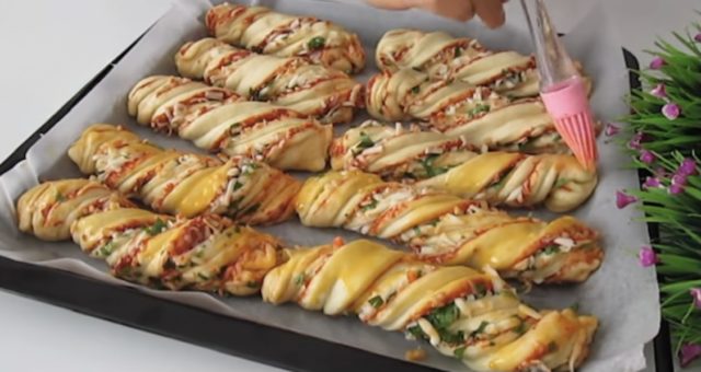 Twisted Pizza Rolls