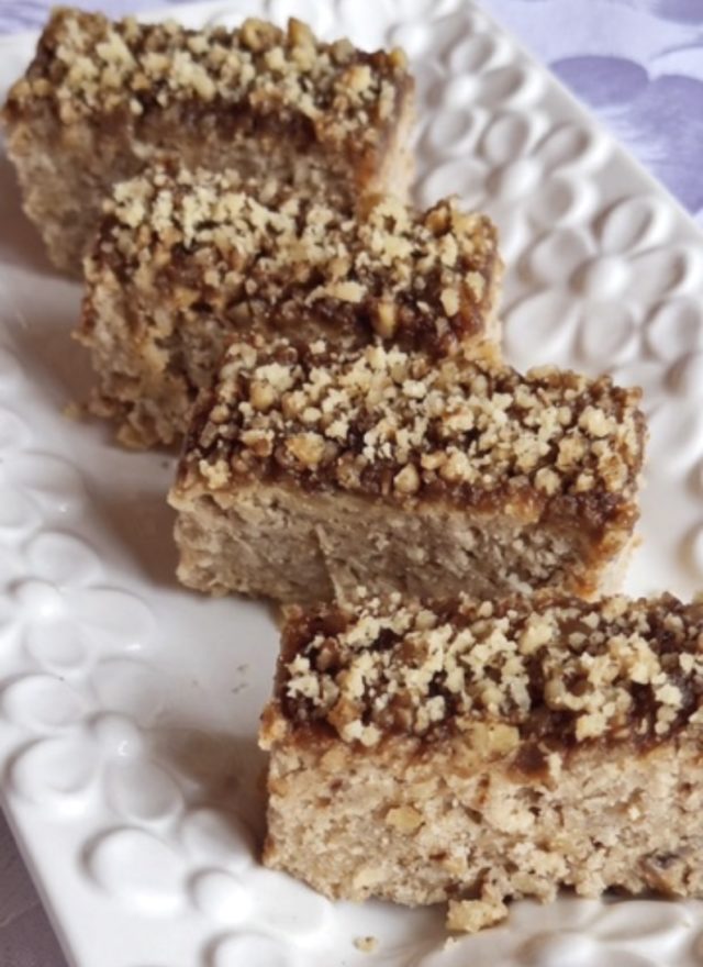 apple walnut cake