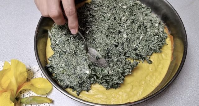 брза пита со коприва