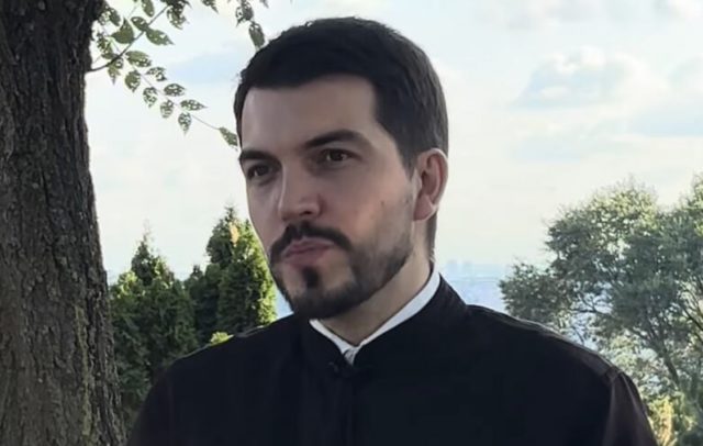 Отец Александар Прашчевиќ