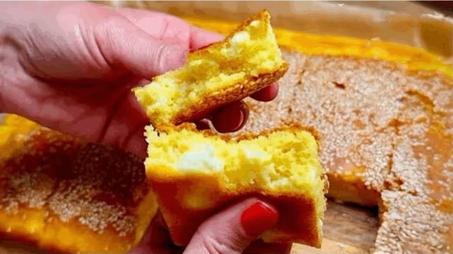 Домашна мека проја со сирење и сусам печена во плех