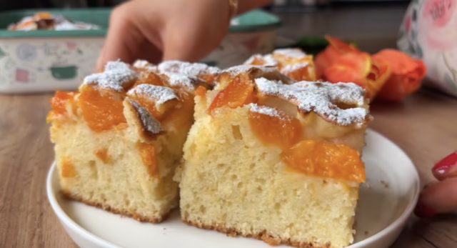 коцки колач со кајсии